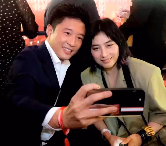 男星陳子聰命懸一線,多次保命已花千萬港幣,愛妻何超儀不離不棄