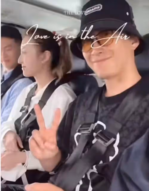 何超蓮乘坐直升機回澳門,何超雲與未婚夫同行,男方顏值不輸竇驍