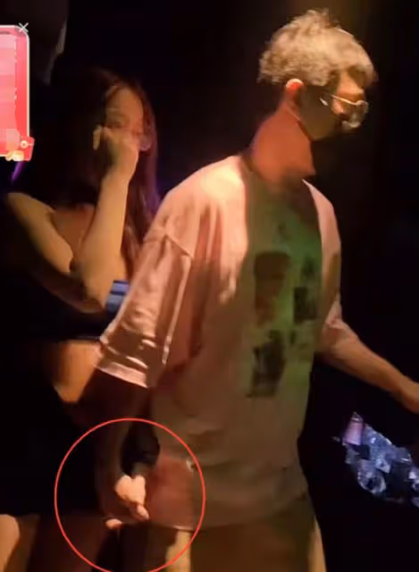 三里屯偶遇王思聰,身邊女生太過壯實,晚上戴墨鏡遭吐槽