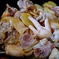 雞肉這麼燜更鮮嫩，味美多汁，營養也更均衡，快來學學吧！