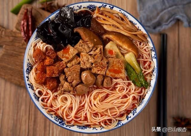 哥嫂從我家接走癱瘓15年的母親,一個月後去世,大家都說哥嫂孝敬
