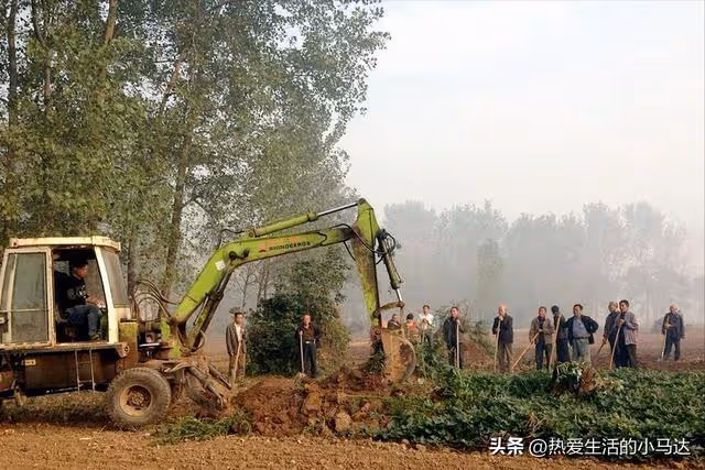 我打拚38年,賺得千萬身家後,想回鄉修橋修路,卻發現低估了人性