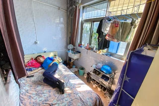 丈夫兼職做送餐員!半夜意外「接到妻子訂單」粉碎5年婚姻:她怎麽做得出來
