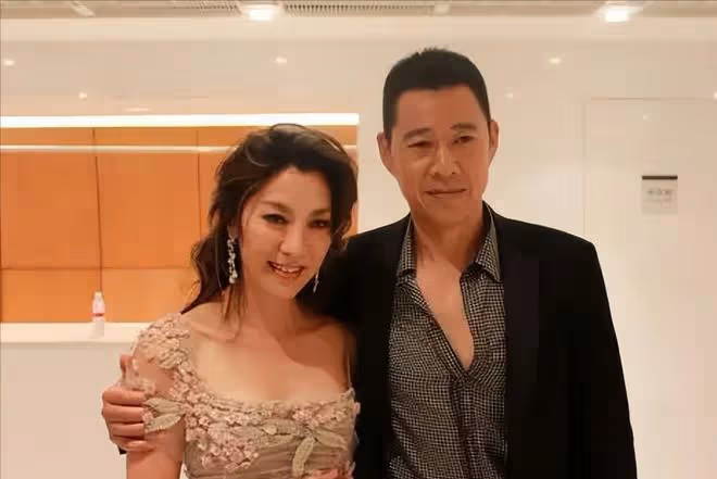 嫁給張豐毅29年不生孩子,卻依舊被他寵成寶,霍凡到底有啥魅力?