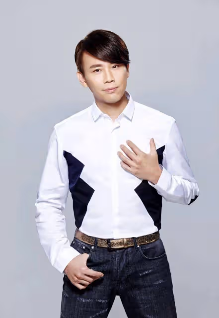 8年前他說哭張韶涵,給陶喆兩次打0分,現在被打臉成成啥樣了?