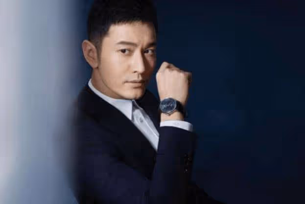 他曾經是當紅男星,因一句策劃詞就惹眾怒,今43歲在四處求人拍戲?