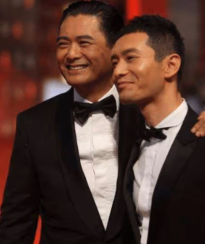 他曾經是當紅男星，因一句策劃詞就惹眾怒，今43歲在四處求人拍戲？