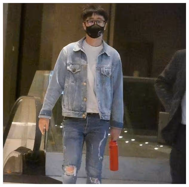 Selina男友正臉照引熱議,被指長相太過一般,網友:配不上任家萱