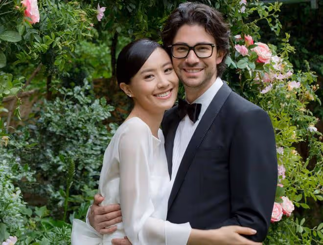 陳法拉富商前夫宣布兒子出生，寶寶可愛像爸！大讚妻子是完美女孩