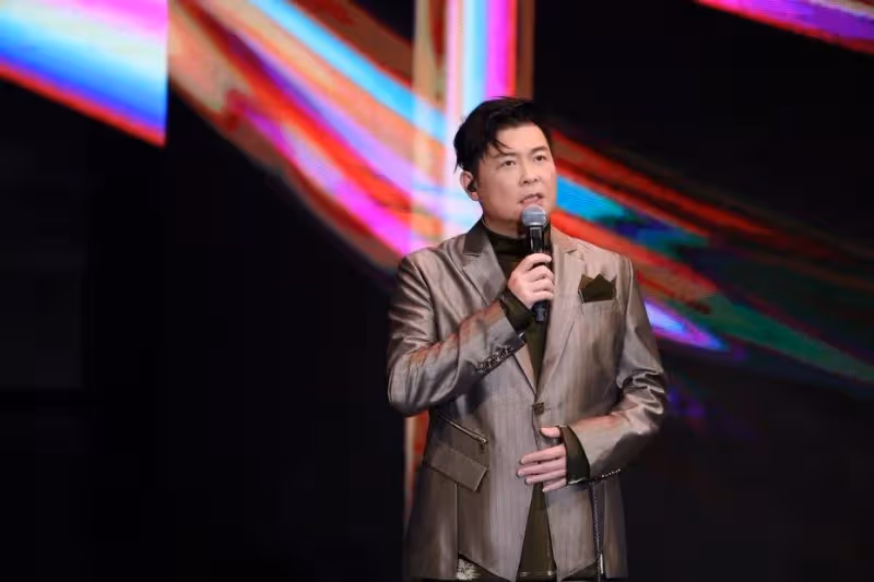 早勸黃子佼潔身自愛!張菲《龍兄虎弟》「驚人片段被挖出」 網見巧合嚇壞「菲哥根本是先知」他回應了