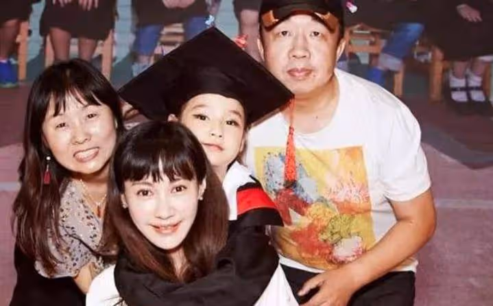 楊雪:顏值巔峰時美過baby,卻在事業最火時嫁給丑夫