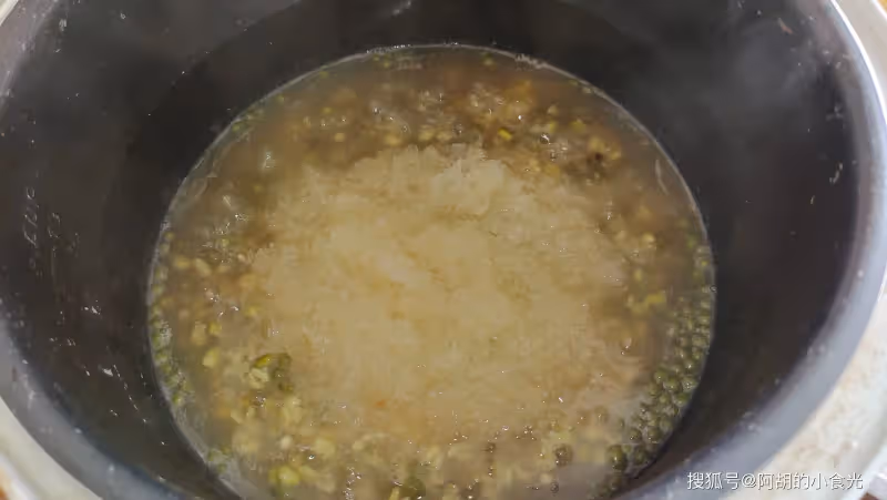 綠豆和它絕配!花小錢煮一鍋,濕氣、暑氣繞道走,更香更滑,一口喝出清涼一夏