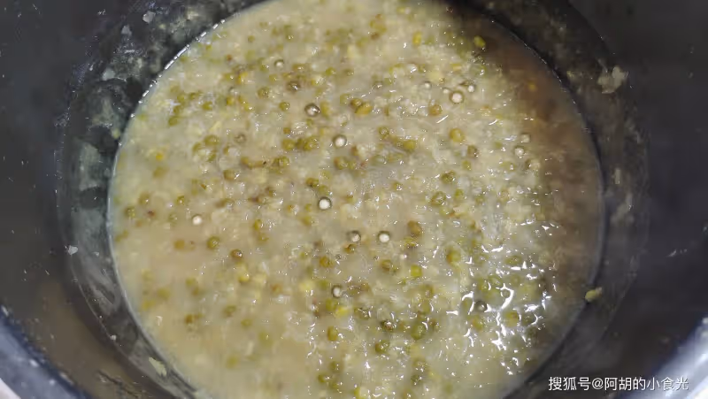 綠豆和它絕配!花小錢煮一鍋,濕氣、暑氣繞道走,更香更滑,一口喝出清涼一夏