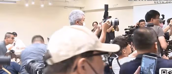炎亞綸突襲記者會現場,向耀樂道歉並淚崩否認偷拍,耀樂拒絕接受