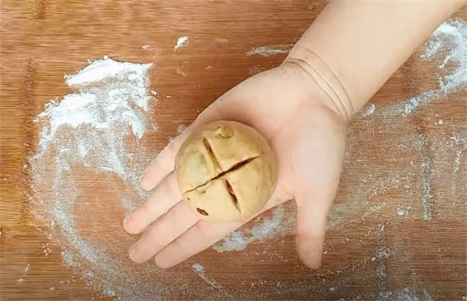 1碗麵粉2把棗,學會這個做法,蒸出的饅頭又香又甜,全家人超愛吃
