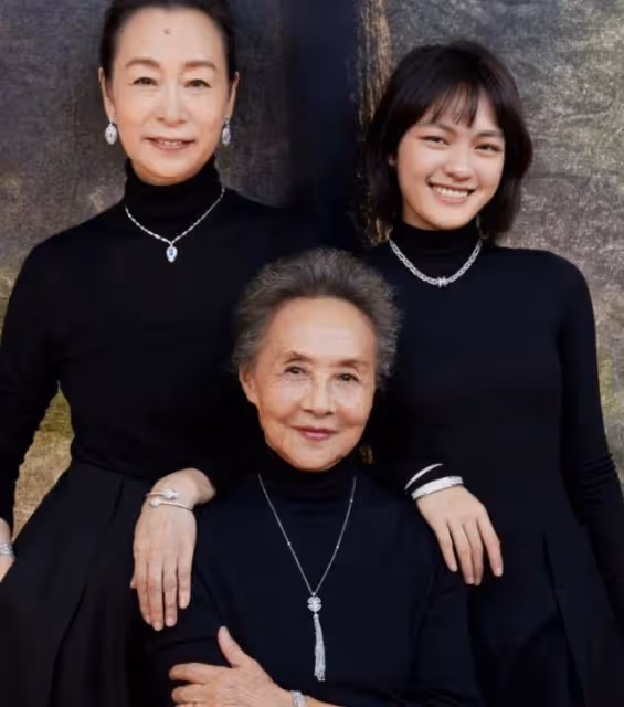 這才是女人老去最真實的樣子：83歲吳彥姝，不扮美不顯老，真優雅
