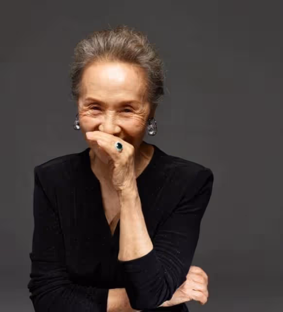 這才是女人老去最真實的樣子:83歲吳彥姝,不扮美不顯老,真優雅