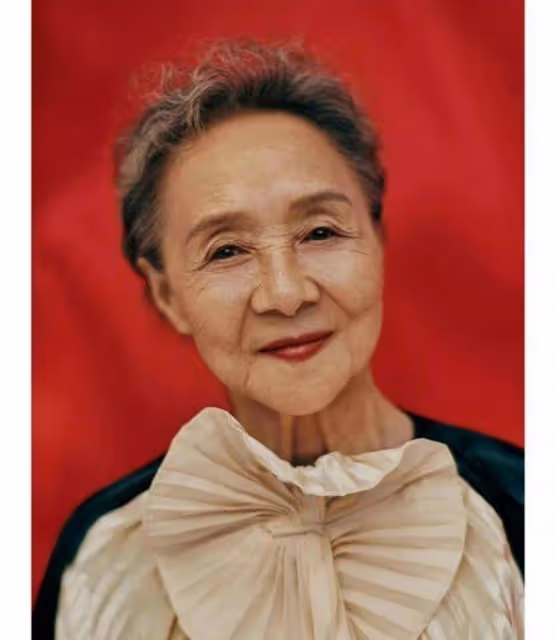 這才是女人老去最真實的樣子：83歲吳彥姝，不扮美不顯老，真優雅