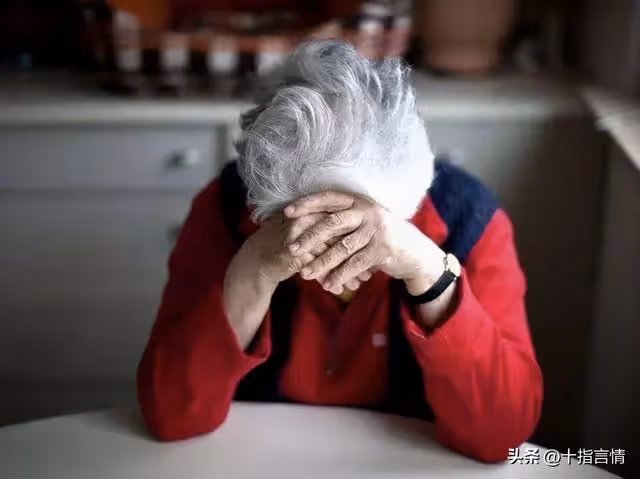 58歲女人坦言:以為過了50後不需要男人了,事實卻給了我一記耳光