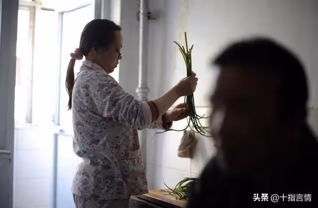 58歲女人坦言:以為過了50後不需要男人了,事實卻給了我一記耳光