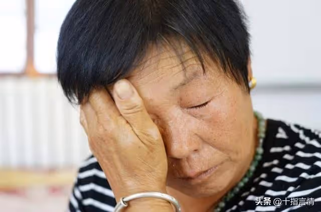 姐，我沒辦法照顧媽，你接過去吧！女兒：行，先答應給姐做三件事