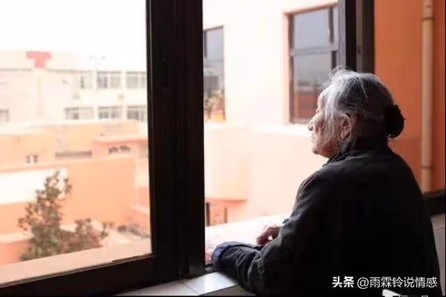孫子高考完,買台電腦一萬二,我在家突然想吃蘋果,兒媳怒目而視