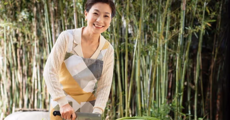 借給婆婆五十萬，要錢時欠條被一口吞下，現今她過得很悽慘
