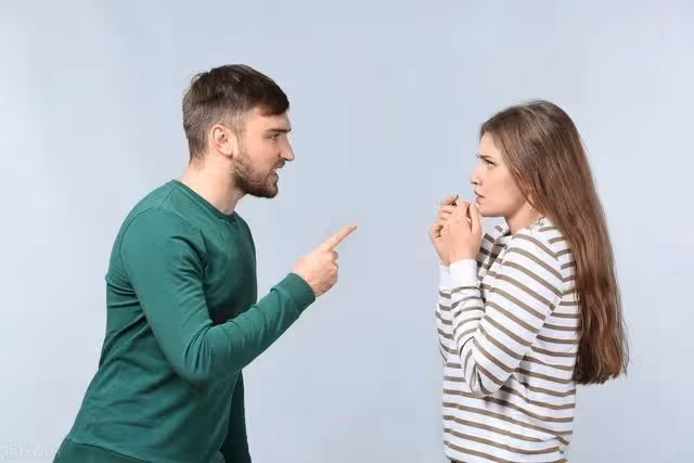 借給婆婆五十萬,要錢時欠條被一口吞下,現今她過得很悽慘