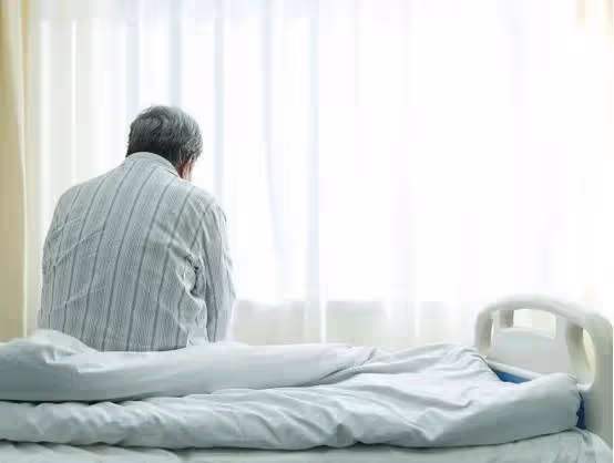 當家中老人出現「4種」現象,就說明離去世不遠了,提前做準備!