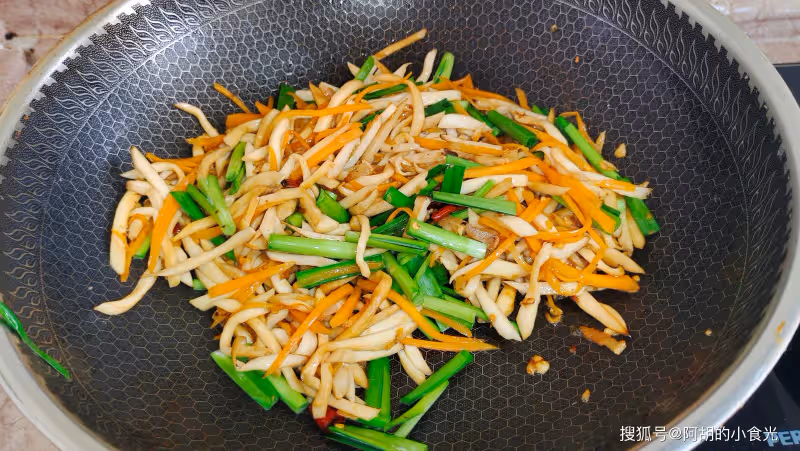 韭菜和它絕配,一盤18種胺基酸!你不知道的搭配,更香更下飯,天天都想在家吃