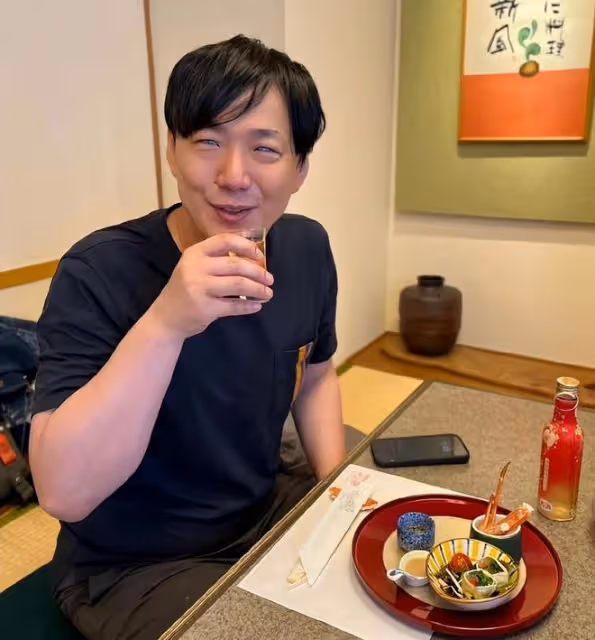 蕭煌奇摘下墨鏡自證雙眼已經失明，不戴墨鏡的照片公開