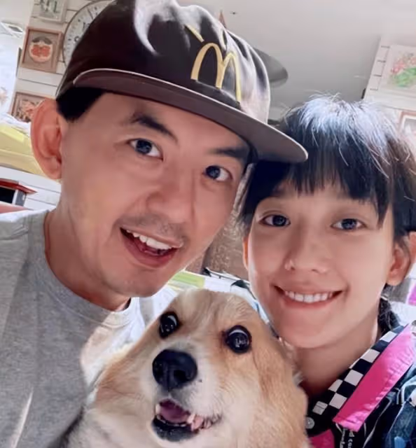 蕭煌奇摘下墨鏡自證雙眼已經失明，不戴墨鏡的照片公開