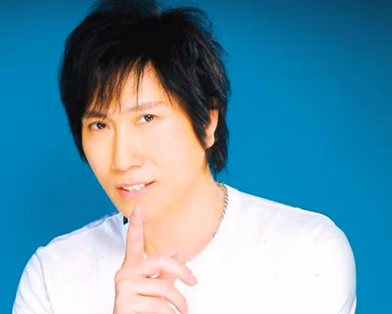 與費玉清號稱台灣雙雄,他靠「一首歌紅40年」掙了40億 52歲死後「還為家鄉」帶來上億元!