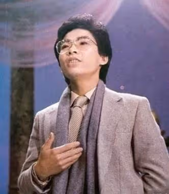 與費玉清號稱台灣雙雄,他靠「一首歌紅40年」掙了40億 52歲死後「還為家鄉」帶來上億元!