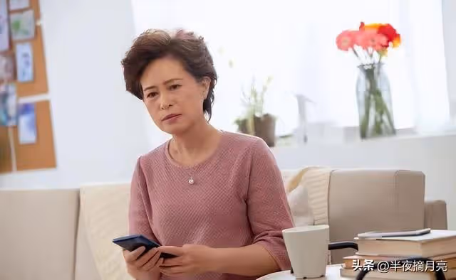 高考結束後,我砸爛了兒子的筆記本電腦,他怒吼咆哮,我輸的徹底