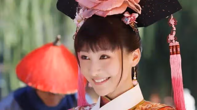 12年前她因《甄嬛傳》走紅，卻隱退嫁普通男人，今幸福得令人羨慕