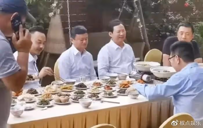 馬雲近況刷屏!擔任東京大學教授,身材發福,與汪涵在豪宅暢聊