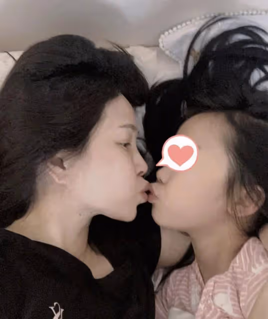 伊能靜罕曬兒女同框照,哈利從美國放假回國,夢想當導演拒當藝人