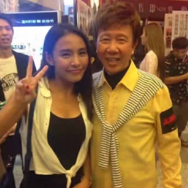 80後女星因老公癱瘓經濟陷困難，毅然轉行做物流，親自搬貨很賣力