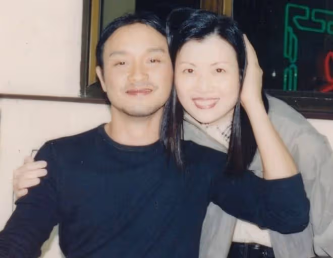 唐鶴德現身張國榮經紀人家宴！64歲氣質仍儒雅，身家上億單身多年