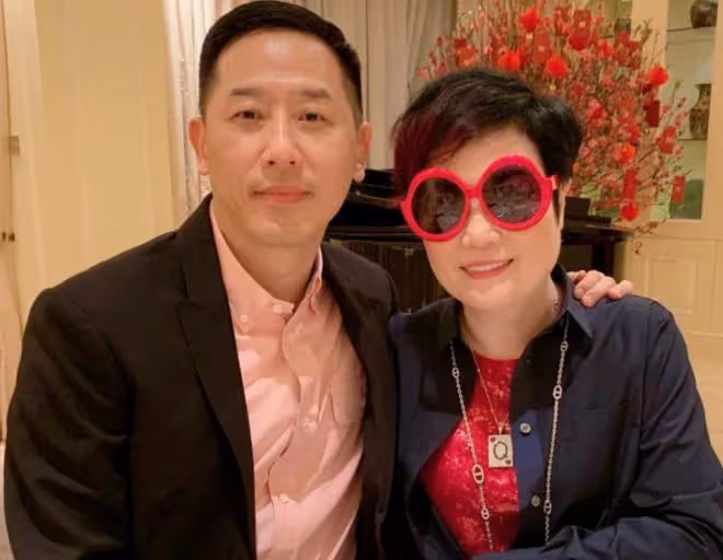 唐鶴德現身張國榮經紀人家宴！64歲氣質仍儒雅，身家上億單身多年