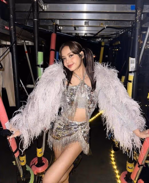 BLACKPINK Lisa和NCT泰容的愛情疑雲?韓網友調侃稱,不在同個級別