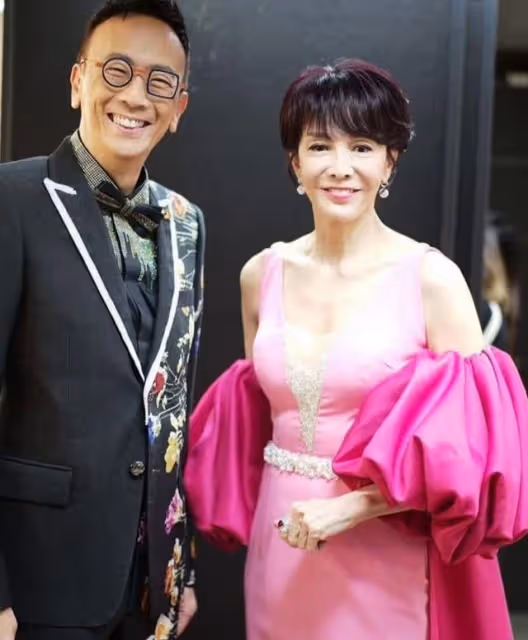 優秀!知名港星女兒擁超高學歷,不想入行如今在時尚界當雜誌主編