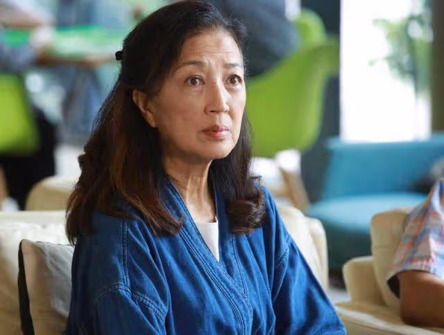 TVB知名戲骨現身內地旅行!一身行頭超20萬,被指圈中隱形富婆