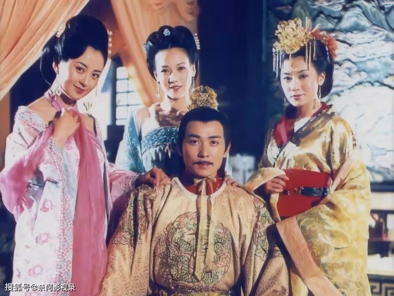 明明同一個人:演完《至尊紅顏》再演《川流不熄》,愣是沒認出來