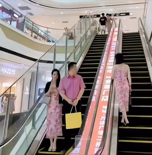 曝董小姐男友公布喜訊:即將結婚創業,不管壓力多大都會在一起