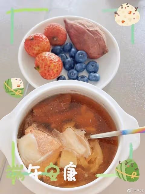 「闊太」李念曬月子日常,三寶露正臉超可愛,越長越像富豪爸爸