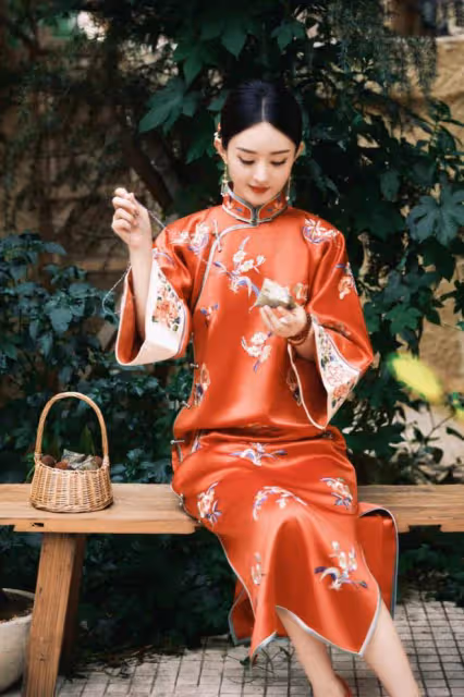 趙麗穎端午節曬近照,穿紅色旗袍溫婉動人,側顏殺美翻了