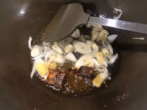 保證第一次做就成功的干鍋蝦&amp;土豆&amp;芹菜（親測有效）