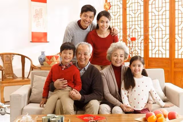 我每月工資4千,老公說辭職照顧婆婆,小叔子給我6千,我動心了